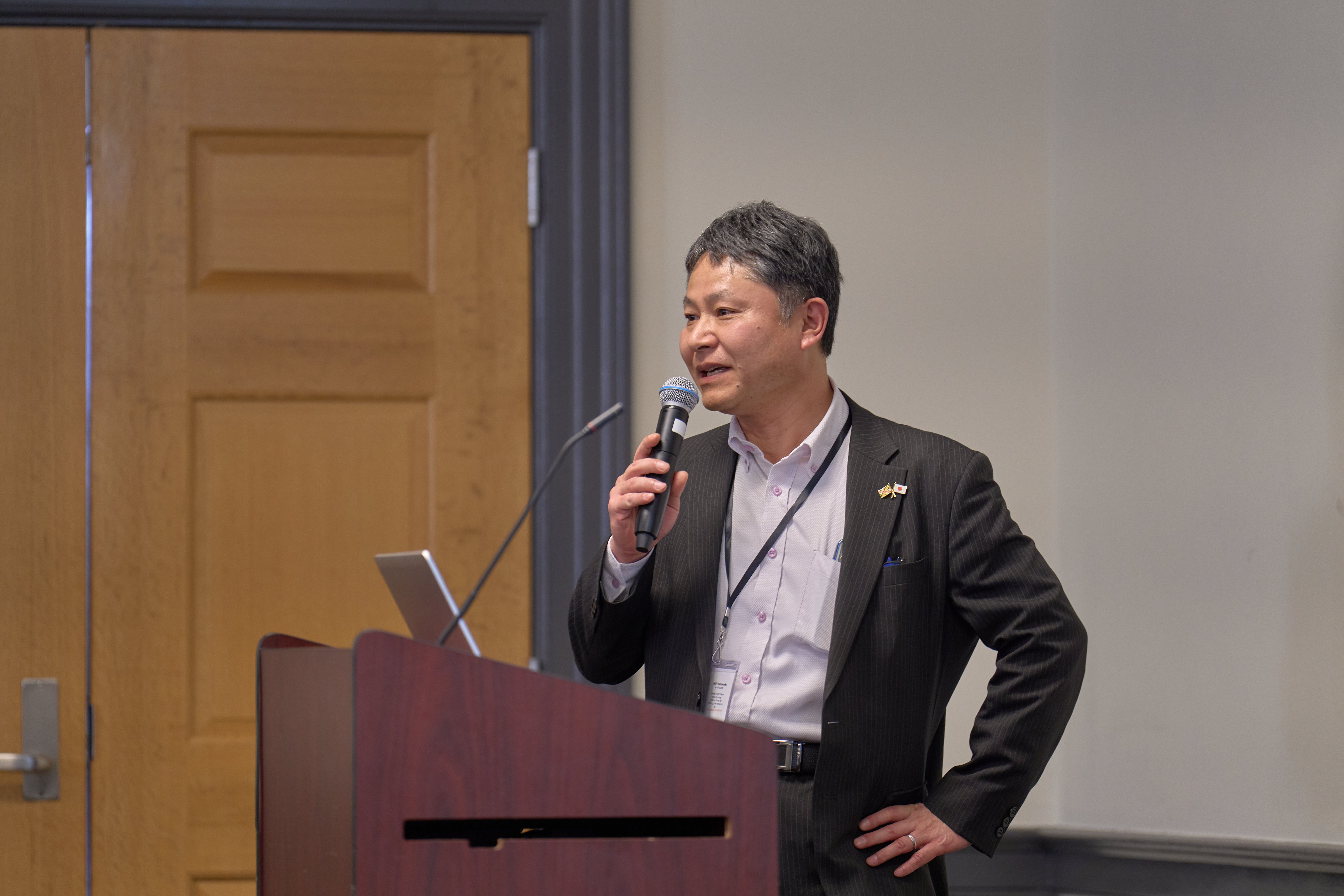A member of the Japanses delegation presents at the Summit.